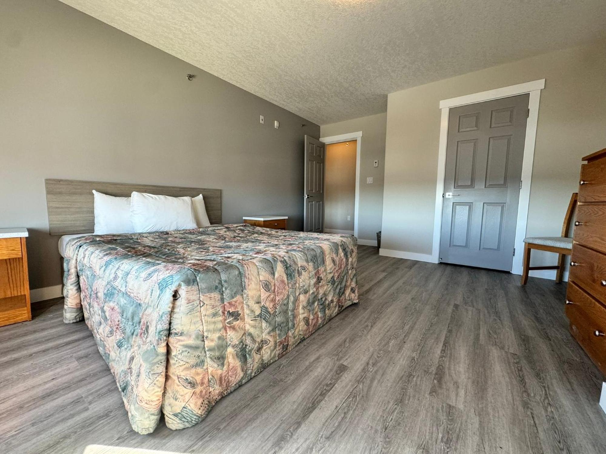 Western Budget Motel Leduc #3 Bagian luar foto